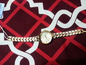 Elegant Gold-Tone Bracelet Watch