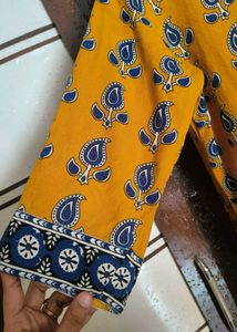 🔥 flash sale 🔥Yellow Kurta Set with Blue Print