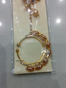 🥰 maang tikka With Nathni                                         😊look of with gold polish and diamond look stones work