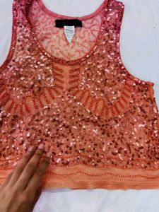 Surkh Sitara Top