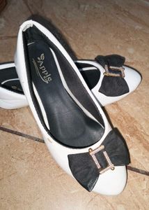 Cute Kids White Ballerinas with Black Bows