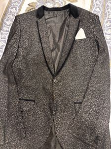 Men's Black Patterned Blazer with zipper bag