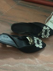 Black Embellished Mules ✨