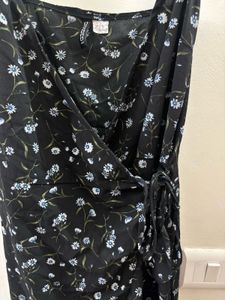 H&amp;M Chic Floral Print Wrap Dress