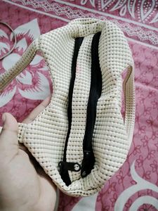 21.Woven Straw Handbag