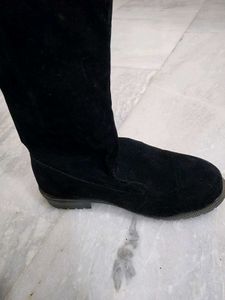 Black Boots