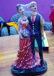 Couple Showpiece