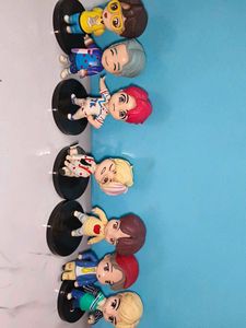 little mini bangtan figurines