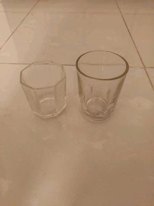 Used Four Pieces Glasses And Two Glass Tea Cups