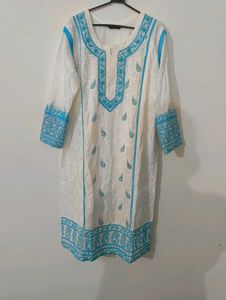 Embroidered chikankari kurta set (Absolutely New)