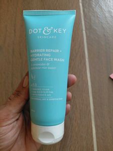 Dot & Key Barrier Repair Face Wash