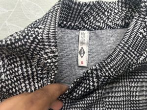 Patterned Top - Stylish and Chic