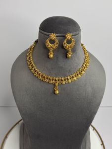 Exquisite Gold Necklace &amp; Earring Set