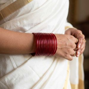 Classic Red Glass Bangles Set