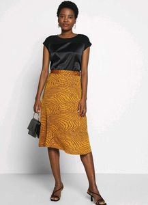 Cosmo&Co. Satin Black Top
