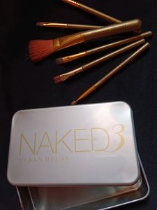 Make-up Brush With Eyelashes