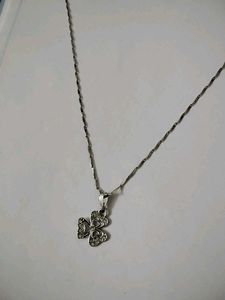 214.Clover Pendant Necklace