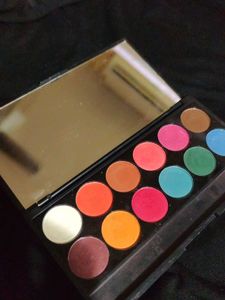 Vibrant 12 Color Eyeshadow Palette