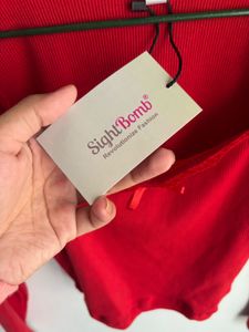 Long Sleeves Red Top