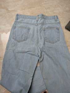 Light Wash Relaxed Fit Jeans