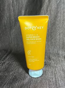 Dot &amp; Key Vitamin C + E Face Wash