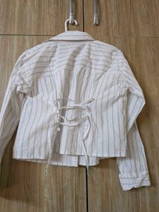 Fitted crop shirt