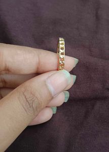 Set of 5 Fashionable Gold-Tone Rings