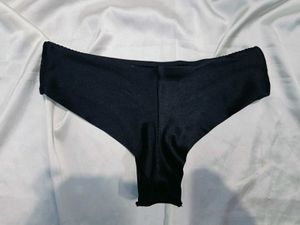 🇳🇿💫🎀Chic Black V-Cut Thong Panty