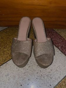 Vintage golden glittery heels 👠🔥