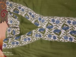 Green Kurta with Floral Embroidery