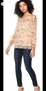 Harpa Floral Off Shoulder Bardot Top L