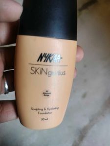 Nykaa SKINgenius Sculpting &amp; Hydrating Foundation