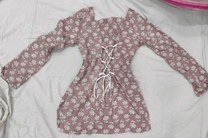 Straight kurta with flared sleeves and corset back