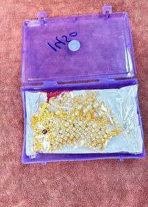 Beautiful, golden jewellery set