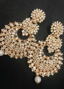 Chandbali Earring &amp;Tikka Set with free stud earri