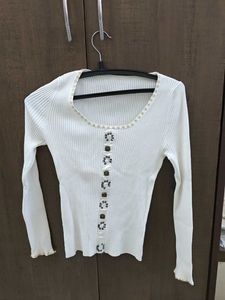 Elegant White Ribbed Top
