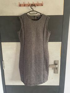 Sleeveless Grey Formal Sheath Dress