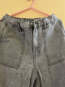 Stylish Grey Wide-Leg Cargo Jeans