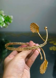 ✨ Gold Sea Shell Arm Cuff ✨