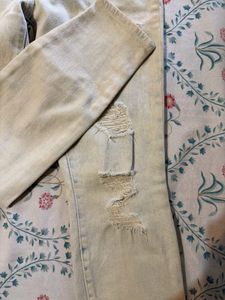 Tommy Hilfiger Distressed Light Wash Jeans