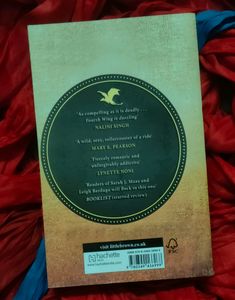 UNUSED: Fourth Wing Book (Flat ₹30 OFF)