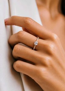 Sparkling Solitaire Ring