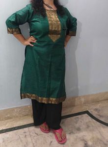 Elegant Green Kurta with Gold Embellishments