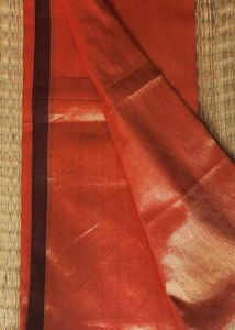 Graceful Tissue Saree – Lightweight, Glossy