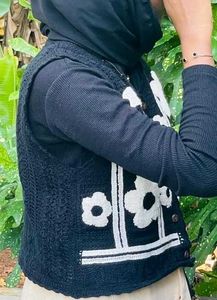Chic Floral Knit Vest
