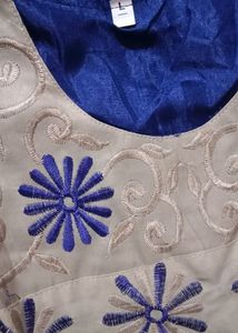 Beautiful Printed Flowers Kurtha With Pant