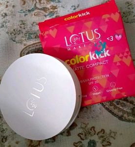LOTUS MATTE COMPACT🎀
