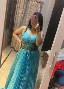 Stunning Blue Sequin Gown❤️🎀