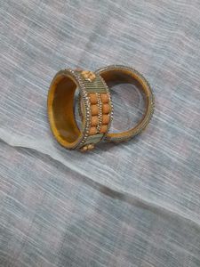 Stylish Bangle Set