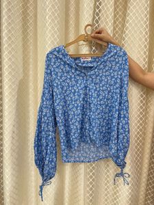 A Blue Full Sleeves Top